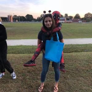 Meet your Posher, Alexis